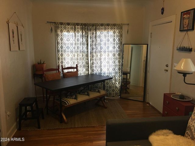 2201 N Edgemere Street, Phoenix, AZ 85006