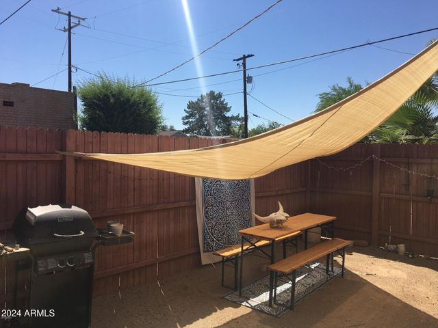 2201 N Edgemere Street, Phoenix, AZ 85006