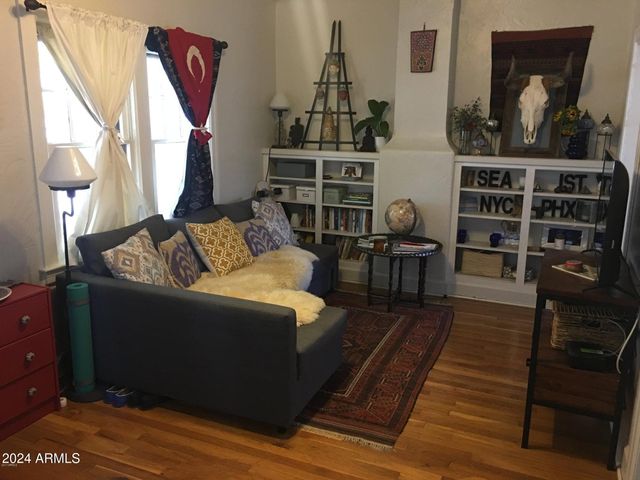 2201 N Edgemere Street, Phoenix, AZ 85006