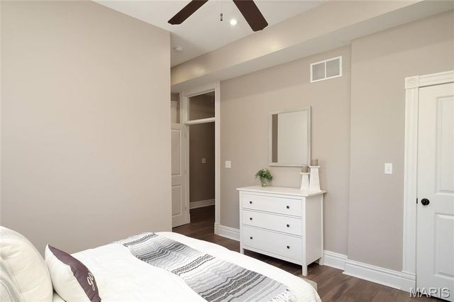 2307 S 11th Street, St Louis, MO 63104