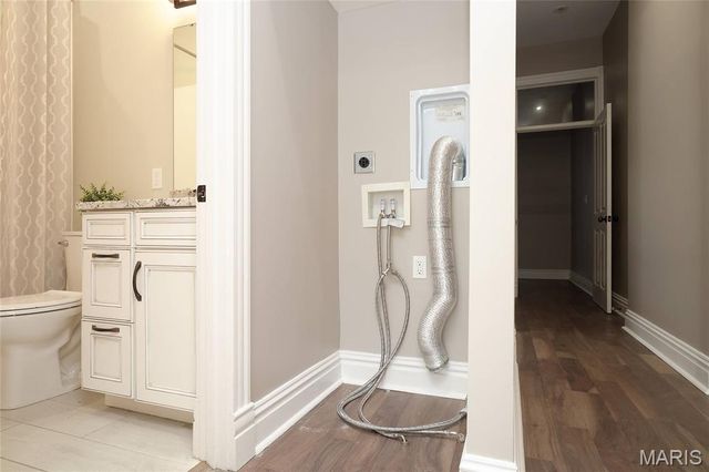 2307 S 11th Street, St Louis, MO 63104