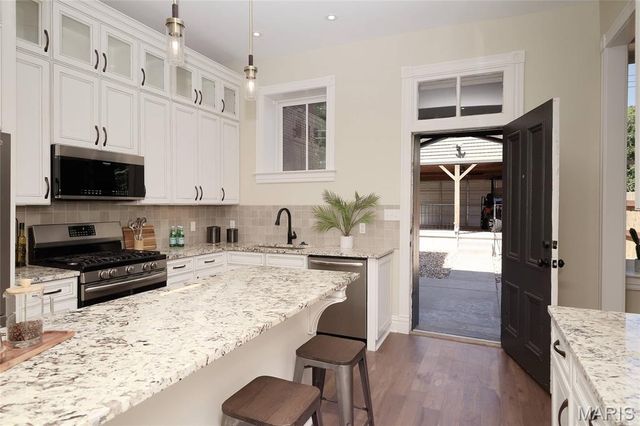 2307 S 11th Street, St Louis, MO 63104