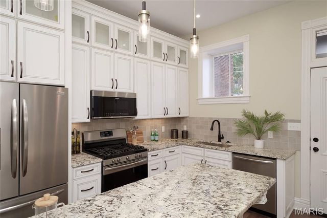 2307 S 11th Street, St Louis, MO 63104