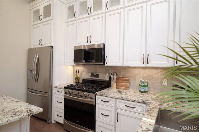 2307 S 11th Street, St Louis, MO 63104