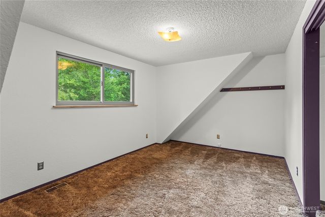 11818 193rd Avenue E, Bonney Lake, WA 98391