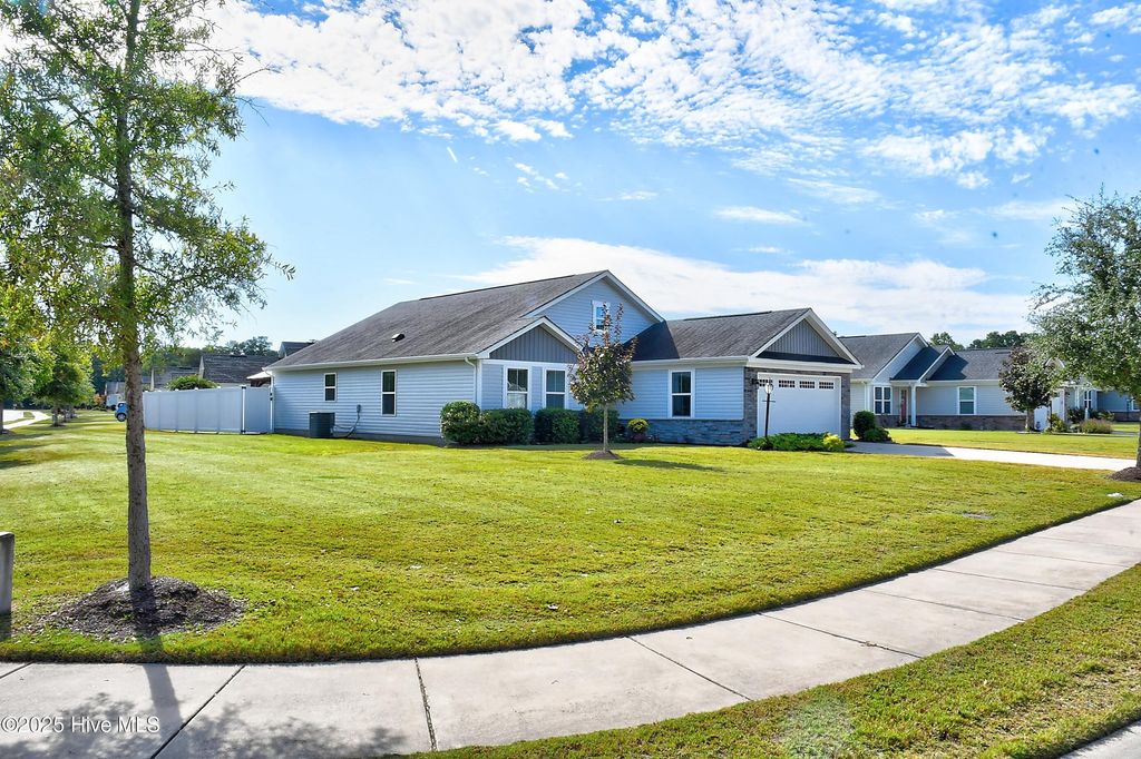 110 Crossing Avenue, Moyock, NC 27958