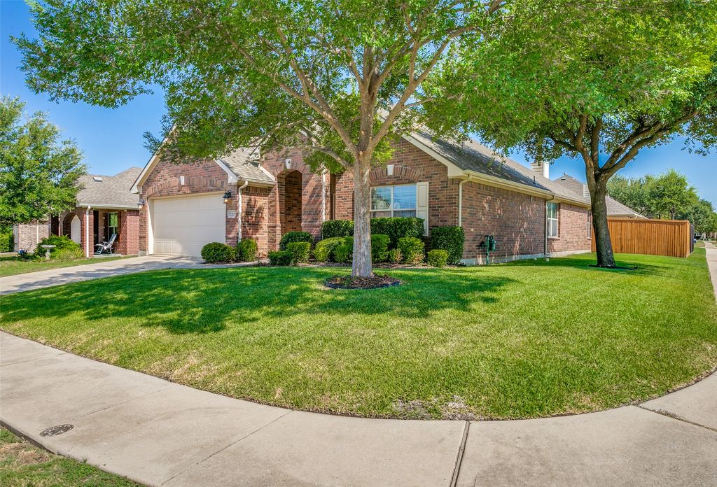 2213 Willow Creek Drive, Little Elm, TX 75068
