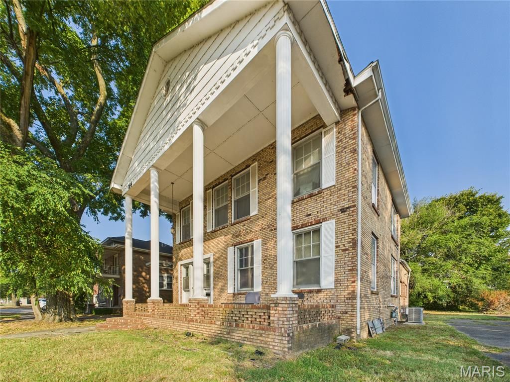 114 W North Street, Sikeston, MO 63801