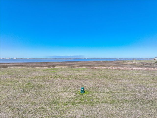 3204 Camp Hulen Drive, Palacios, TX 77465