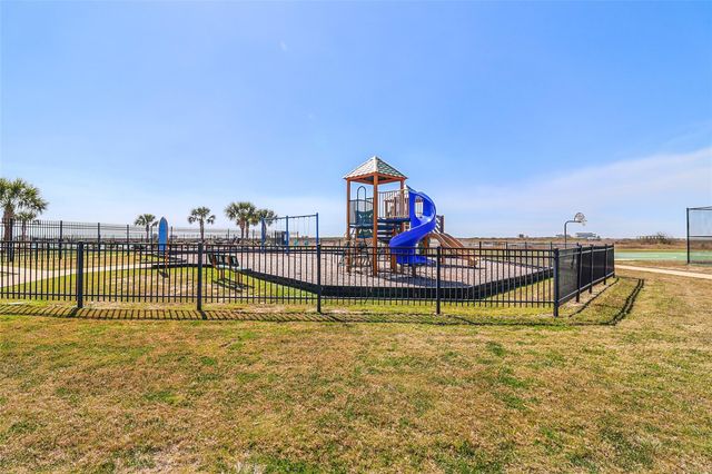 3204 Camp Hulen Drive, Palacios, TX 77465