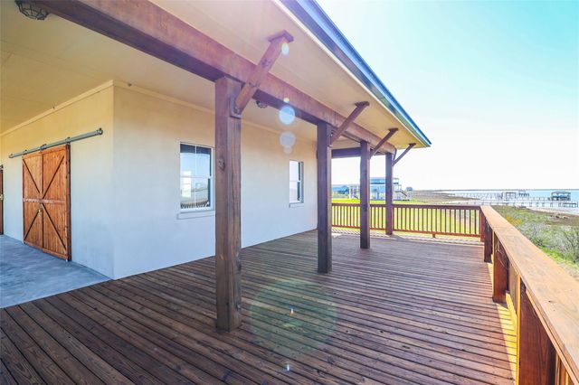 3204 Camp Hulen Drive, Palacios, TX 77465