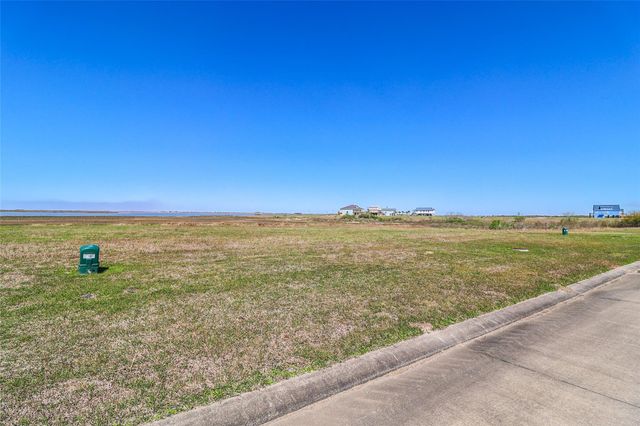 3204 Camp Hulen Drive, Palacios, TX 77465