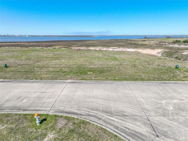 3204 Camp Hulen Drive, Palacios, TX 77465