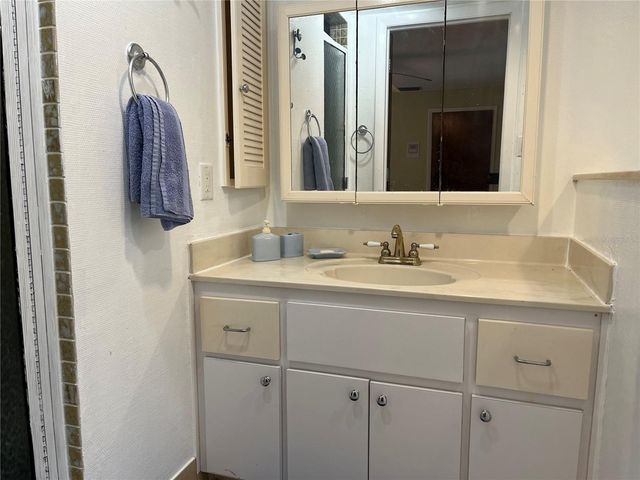 1310 SE 43RD TERRACE, Cape Coral, FL 33904