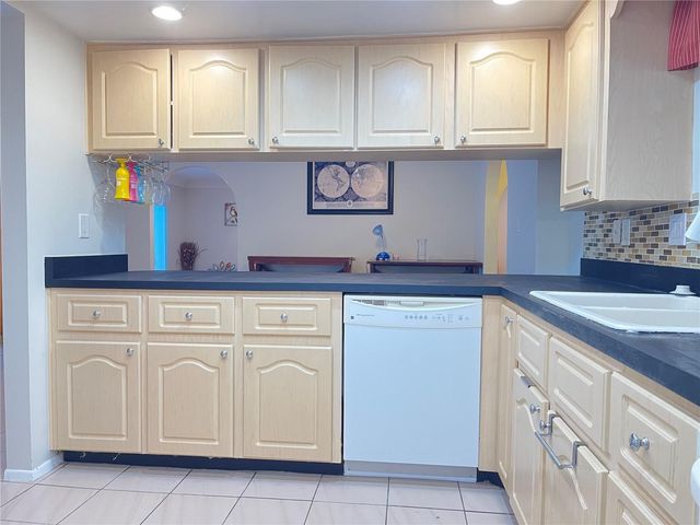 1310 SE 43RD TERRACE, Cape Coral, FL 33904