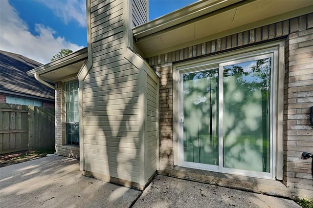 5322 Willow Knoll Court, Houston, TX 77345