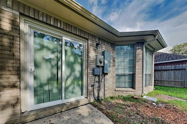 5322 Willow Knoll Court, Houston, TX 77345