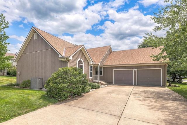 701 16th Avenue S, Greenwood, MO 64034