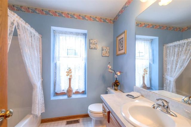 701 16th Avenue S, Greenwood, MO 64034