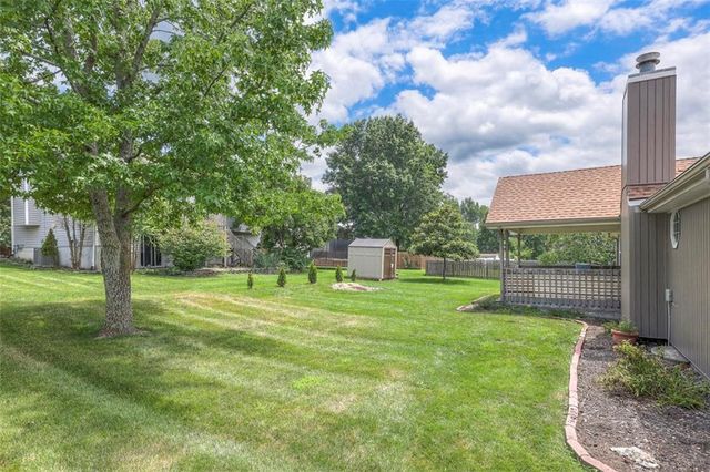 701 16th Avenue S, Greenwood, MO 64034