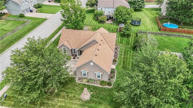 701 16th Avenue S, Greenwood, MO 64034