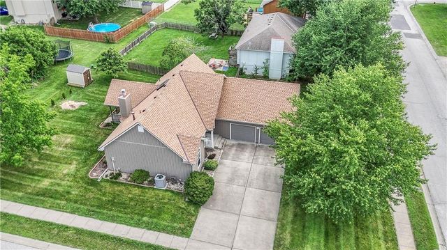 701 16th Avenue S, Greenwood, MO 64034