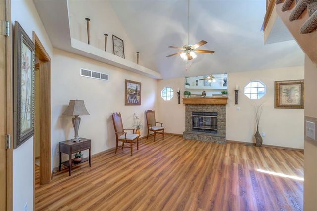 701 16th Avenue S, Greenwood, MO 64034