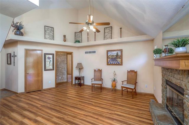 701 16th Avenue S, Greenwood, MO 64034