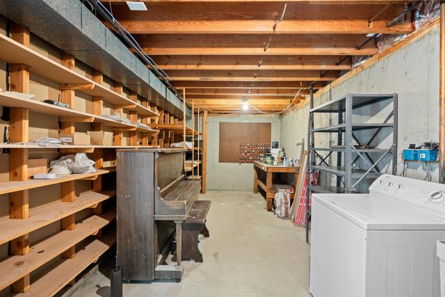 7118 N Winston Dr, Spokane, WA 99208