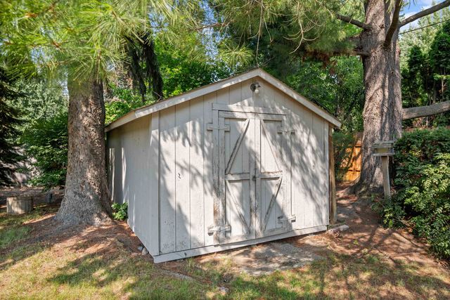 7118 N Winston Dr, Spokane, WA 99208