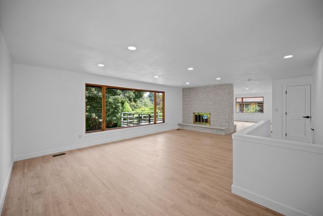 7118 N Winston Dr, Spokane, WA 99208