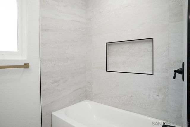 4566 Hancock Cir, Oceanside, CA 92056