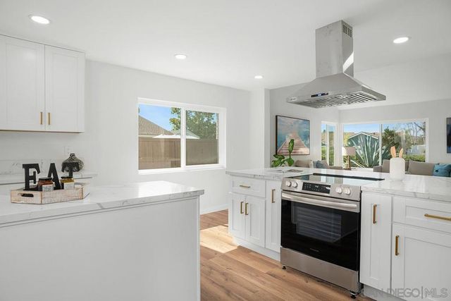 4566 Hancock Cir, Oceanside, CA 92056