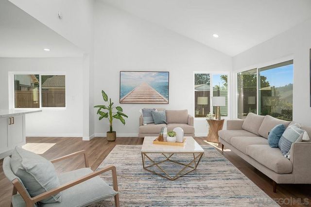 4566 Hancock Cir, Oceanside, CA 92056