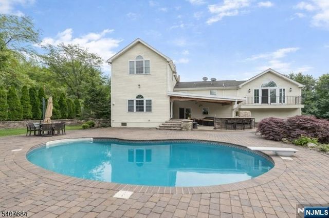 61 Carlisle Road, Wayne, NJ 07470