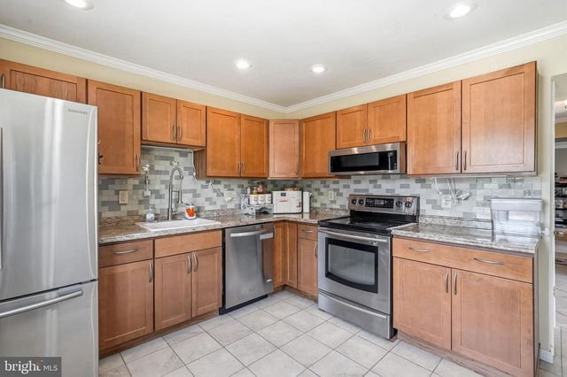 14 COUNTRY WALK, Cherry Hill, NJ 08003