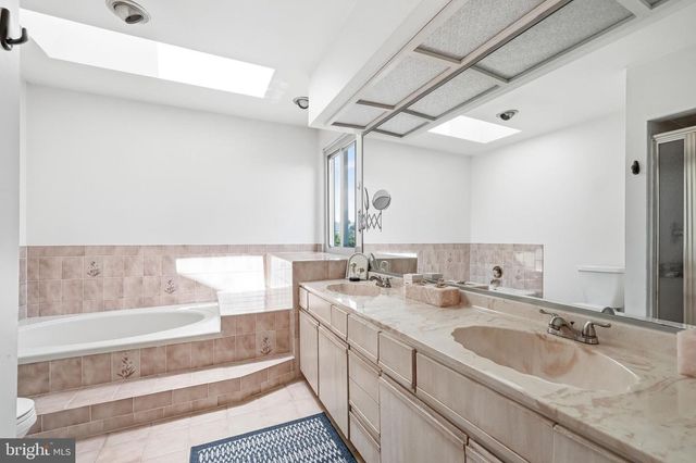14 COUNTRY WALK, Cherry Hill, NJ 08003