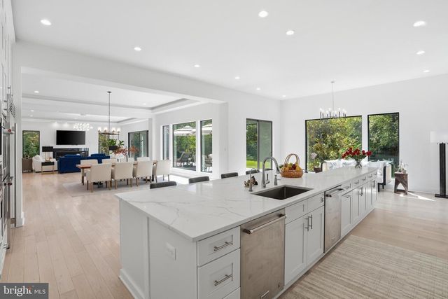 1513 OAKVIEW DR, Mclean, VA 22101