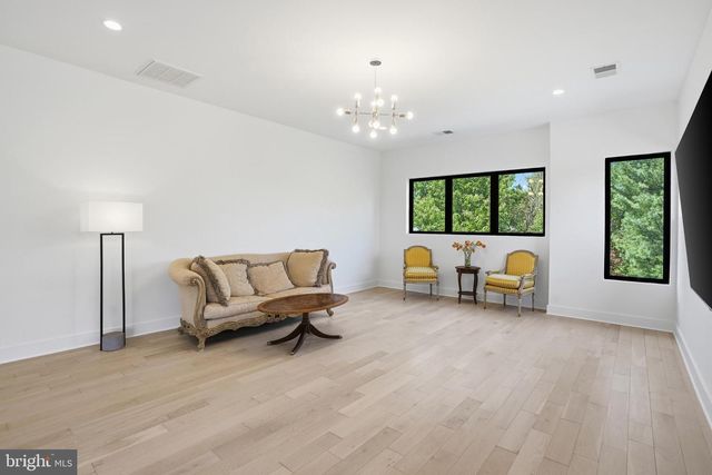 1513 OAKVIEW DR, Mclean, VA 22101