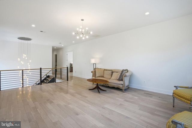 1513 OAKVIEW DR, Mclean, VA 22101