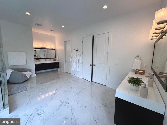 1513 OAKVIEW DR, Mclean, VA 22101