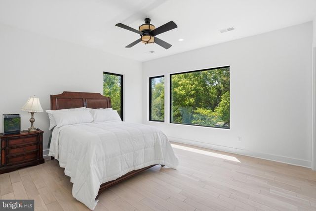 1513 OAKVIEW DR, Mclean, VA 22101