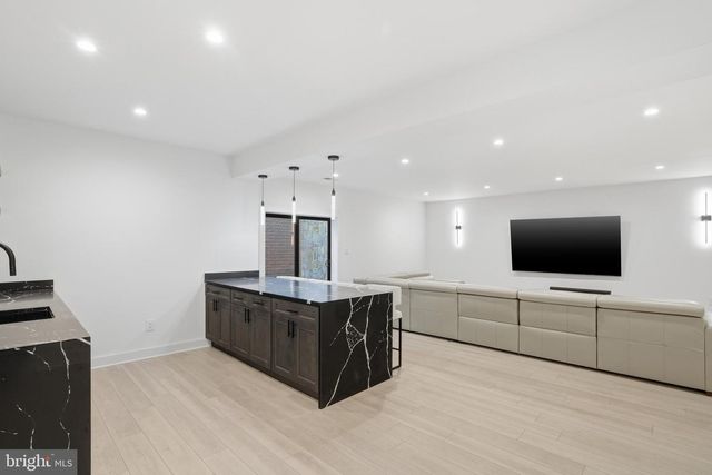 1513 OAKVIEW DR, Mclean, VA 22101