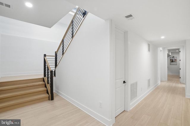 1513 OAKVIEW DR, Mclean, VA 22101