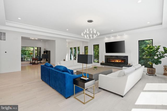 1513 OAKVIEW DR, Mclean, VA 22101