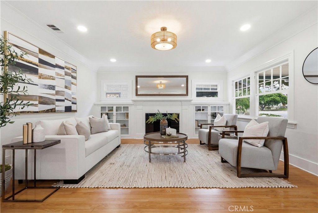 349 N Glendora Avenue, Glendora, CA 91741