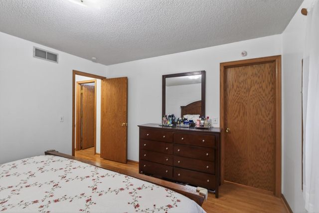 16051 Goodview Way, Lakeville, MN 55044