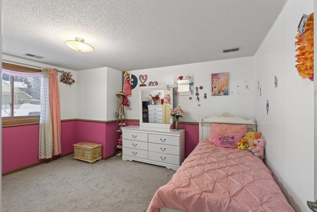 16051 Goodview Way, Lakeville, MN 55044