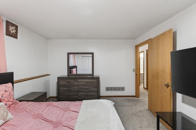 16051 Goodview Way, Lakeville, MN 55044