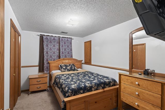 16051 Goodview Way, Lakeville, MN 55044